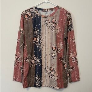 Exclusive (boutique brand) Women’s Floral Long Sleeve Blouse Size Medium‎